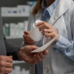 Paciente compra medicamento com benefício farmácia nas empresas