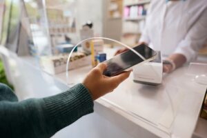 comparação entre cartão farmácia empresarial e benefício digital
